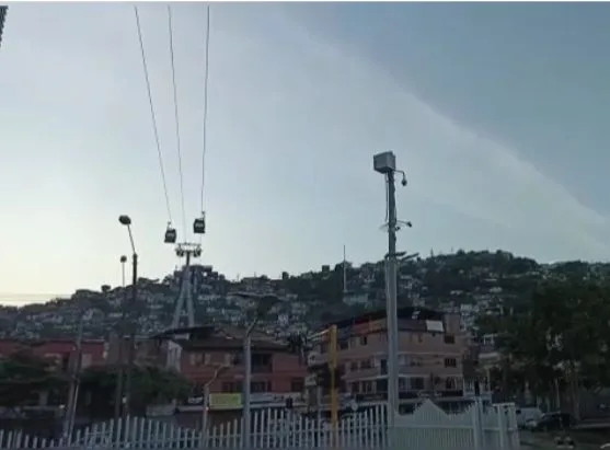Alerta porque casi dos meses parado el MIO Cable y ya "hasta han levantado más techos y construido en casas" por donde pasan las cabinas