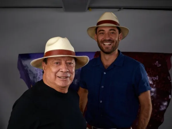 El empresario Mario Hernández demuestra que sus productos son 100% colombianos