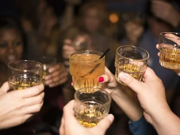 Tragos de licor.