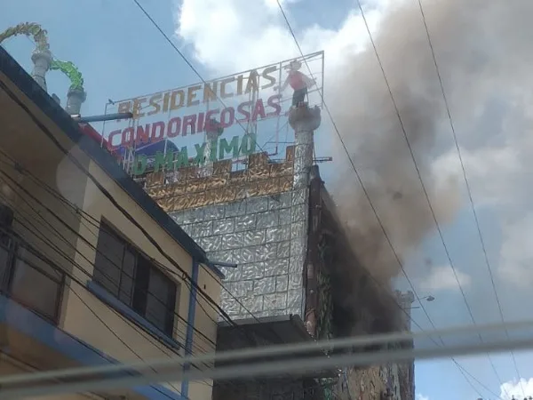 "Emanación de humo" causa alerta en el Motel Condoricosas, centro de Cali