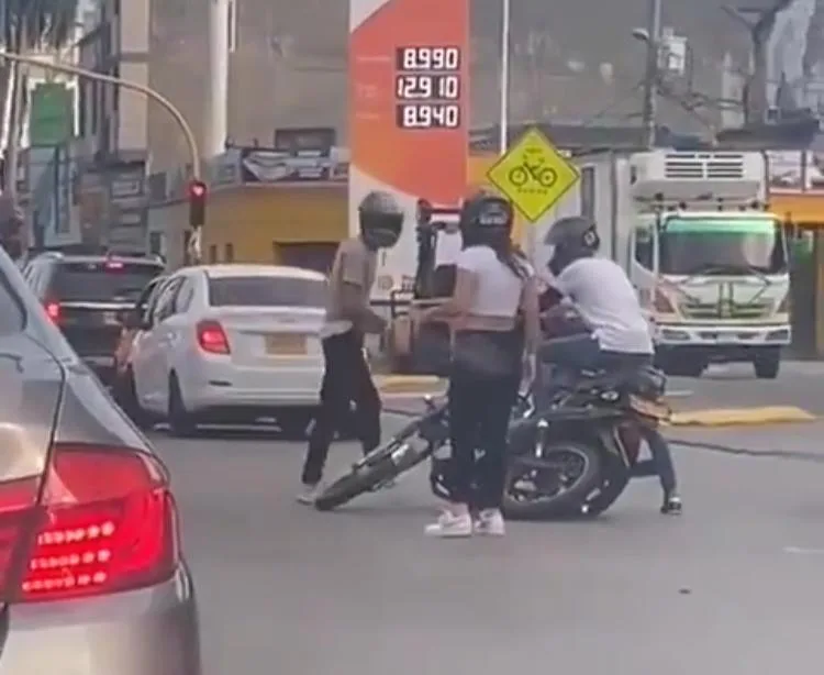 ladrones en Cali moto