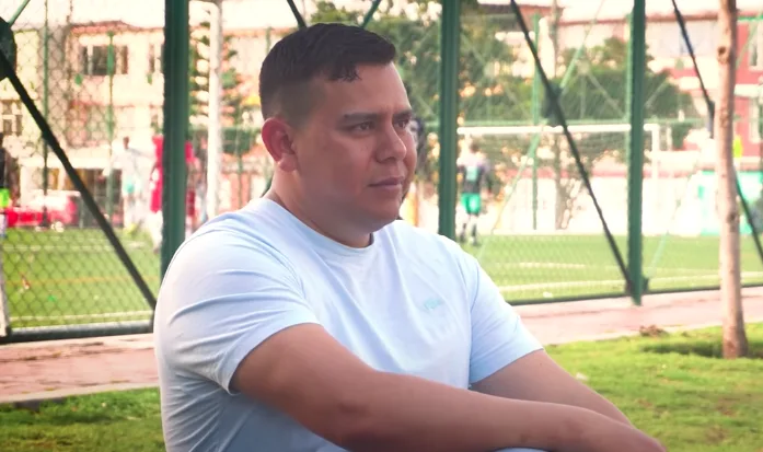 Historia de policía abusado sexualmente por un sacerdote cuando tenía trece años