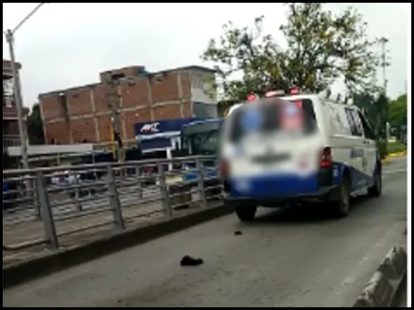 Tras fatal accidente entre ambulancia y peatón en carril del MIO, autoridades en Cali aseguran las pondrán en 'cintura'
