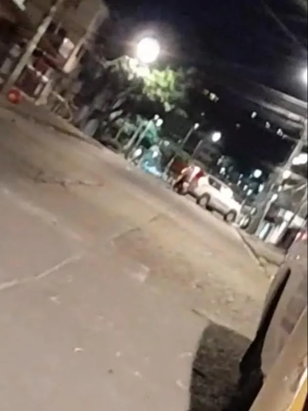 La Luna ataque a disparos_