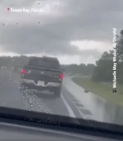 rayo sobre la camioneta