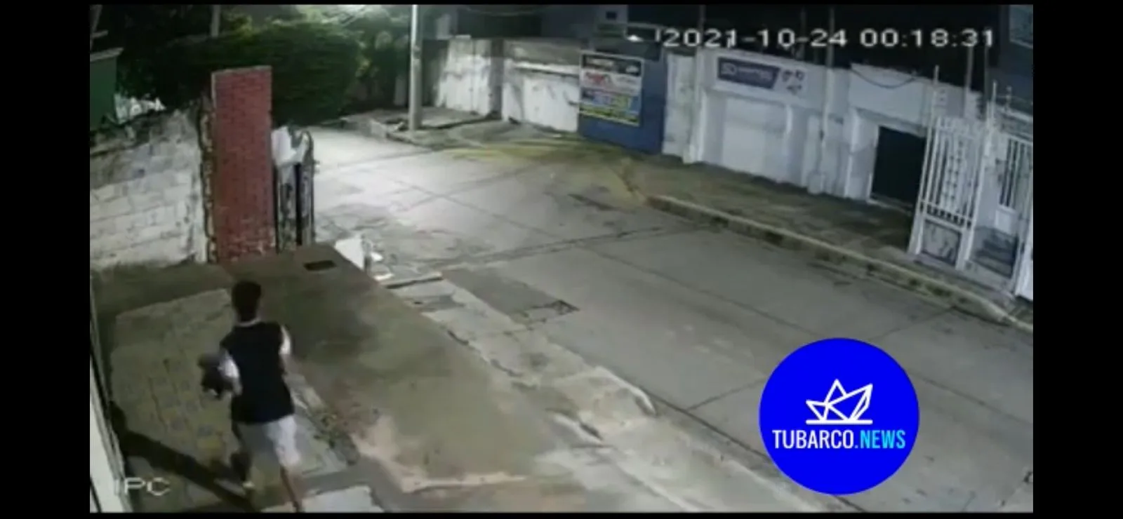 el ladrón recorrió la casa