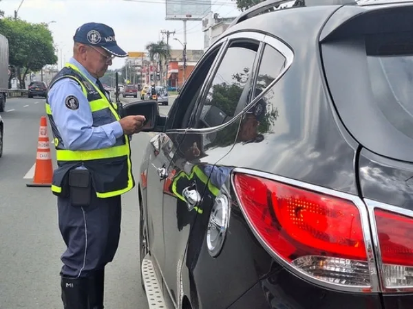 Movilidad Cali embarga 5.000 vehículos y cuentas por multas de tránsito: sanciones superan los $3.000 millones