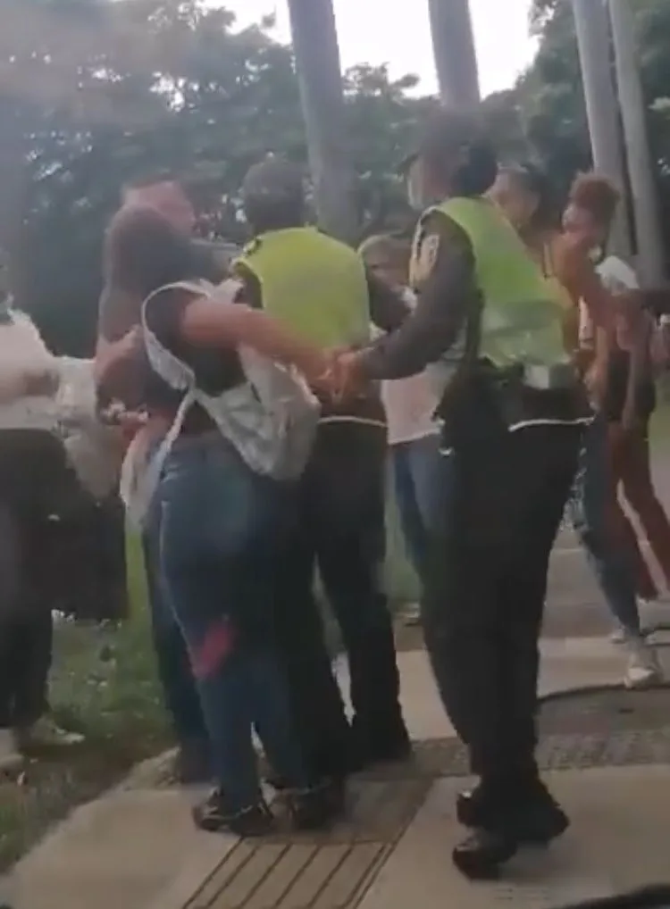 hombre golpeado en la calle en Cali infidelidad