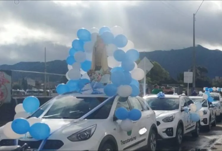 Entre taxis, bueses y camiones así son las movilizaciones del día de la Virgen del Carmen en Colombia