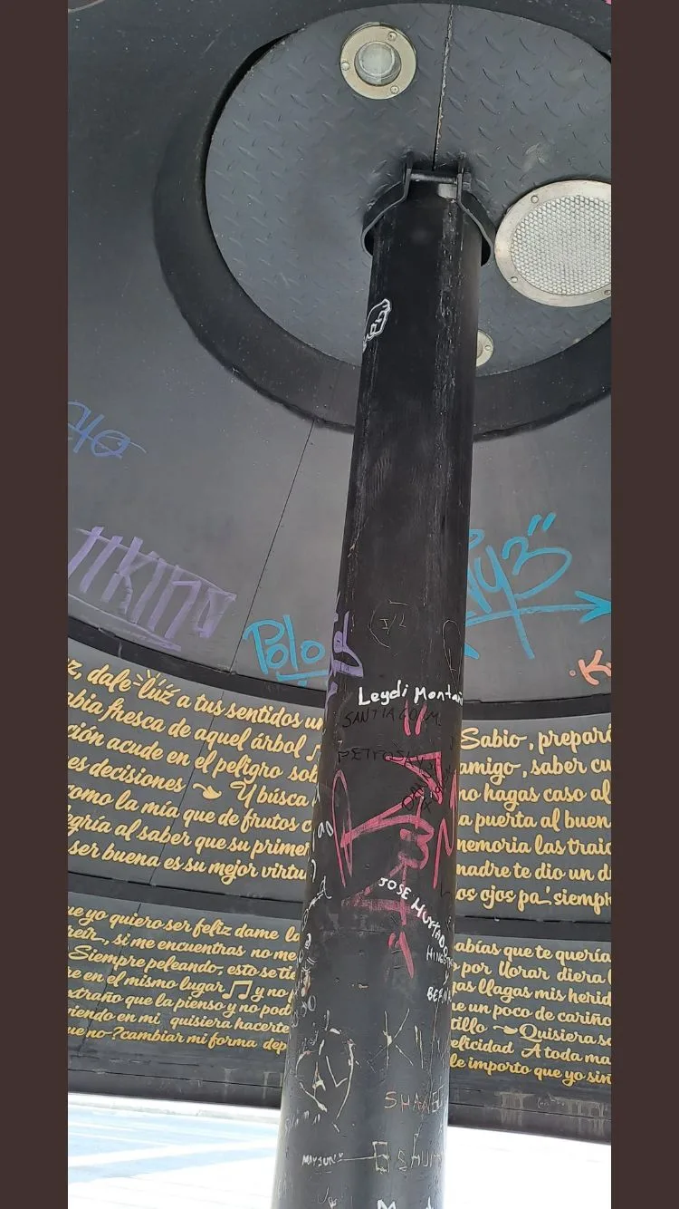 grafitis paredes Cali