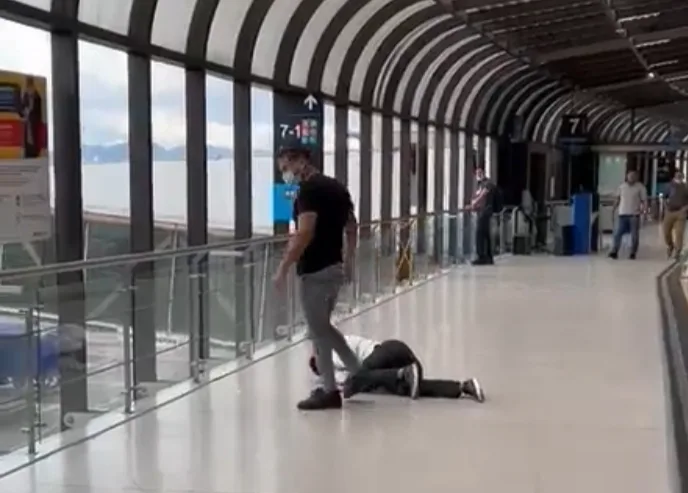 empleado golpeado en Avianca por un pasajero
