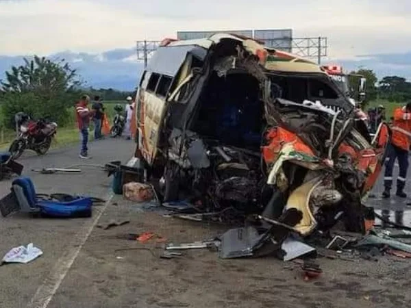 Grave accidente en la via panamerica : Más de 20 heridos, 16 en estado grave