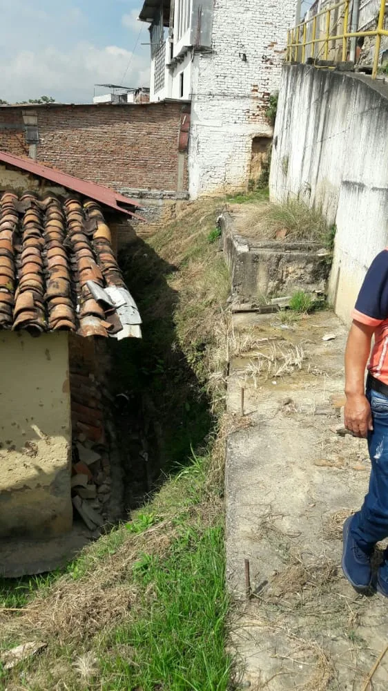 Siloé Los Pomos casas en riesgo