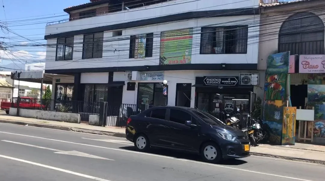 Ni los comerciantes se salvan: en Alameda ladrones intentaron robar tres locales, uno de ellos se quedó sin "caja fuerte"