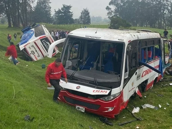 Accidente de dos buses en Gachancipá, Cundinamarca.