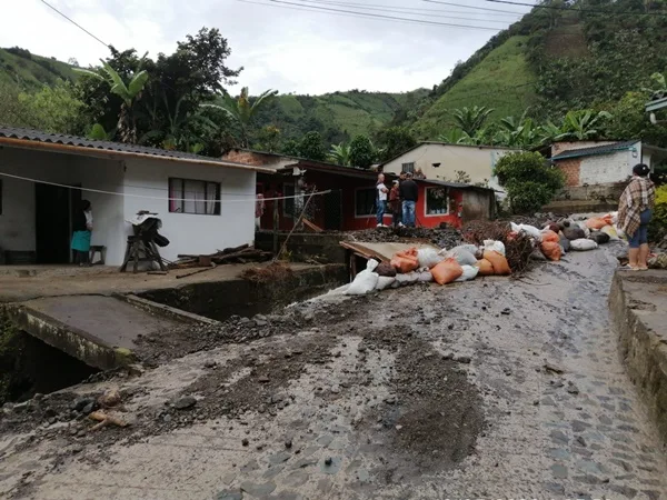 Primero Ancuya y ahora Linares: Invierno tiene en crisis al municipio, hay casas destruidas y vías incomunicadas