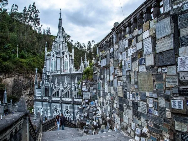 El Santuario de Las Lajas catalogado como uno de los más bellos del mundo por el periódico The Telegraph está nominado a la atracción Turística Líder de Suramérica.