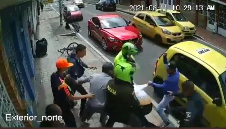 policía Bogotá balacera