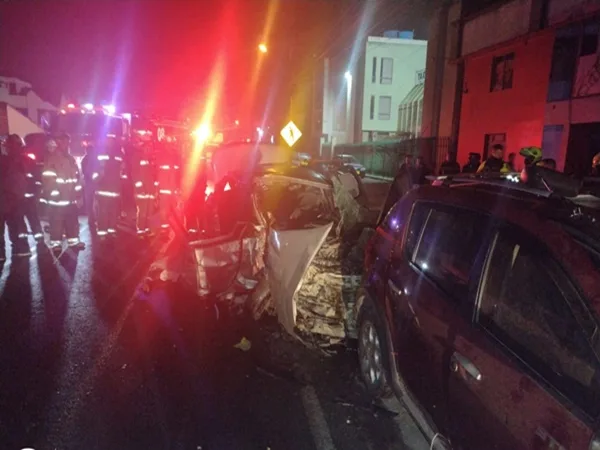 Fatal siniestro vial en Ipiales por choque de dos carros que dejó dos muertos