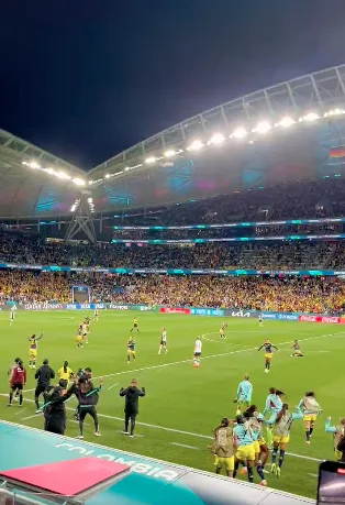 "Como si fuera en Colombia", gran asistencia de hinchada tricolor en Australia