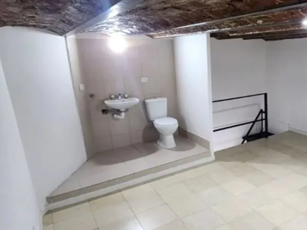 El insólito alquiler que nadie quiere: el 'apartamento del terror' se vuelve viral en redes