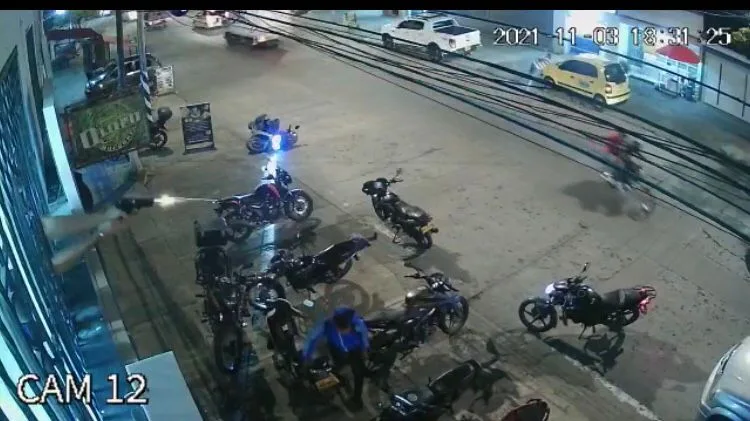los sacaron a tiros a los ladrones en Cali