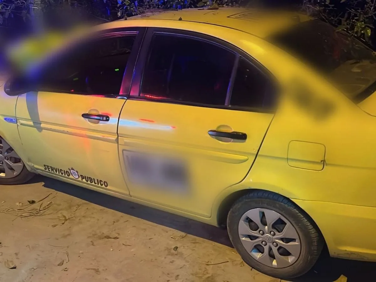 Disparo en la cabeza y heridas con puñal tenía cadáver encontrado en un taxi: Policía detuvo al conductor