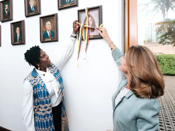 «Un mensaje para las mujeres de cada rincón”: Francia Márquez y Marta Lucia Ramírez, reunidas