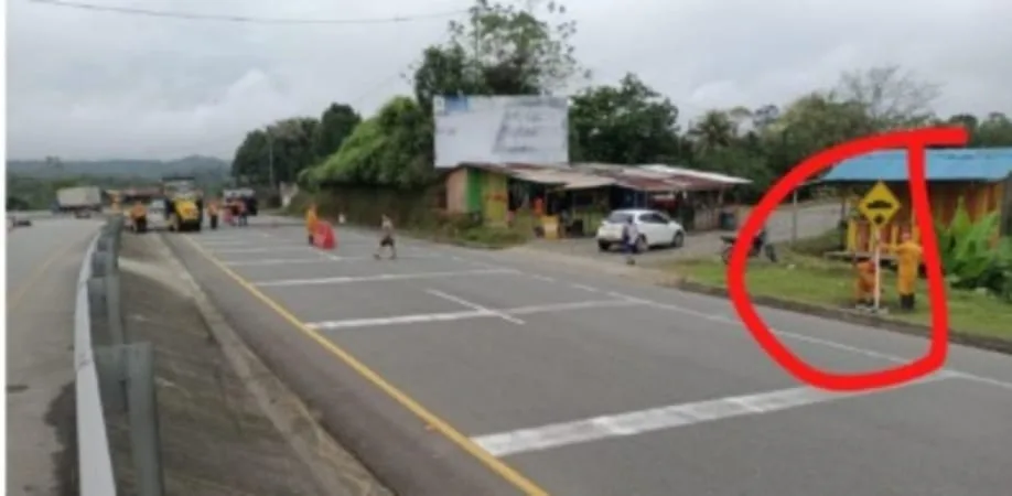 Reductor de velocidad en vía de Buenaventura