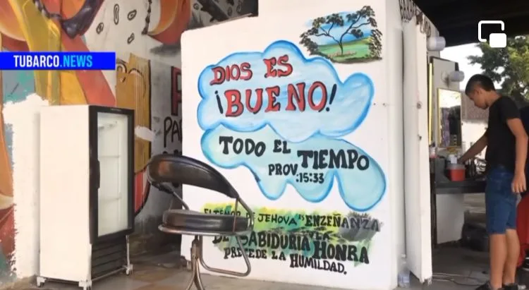 La 'Barber Shop' debajo de un puente en Cali, antes era foco de inseguridad y malos olores