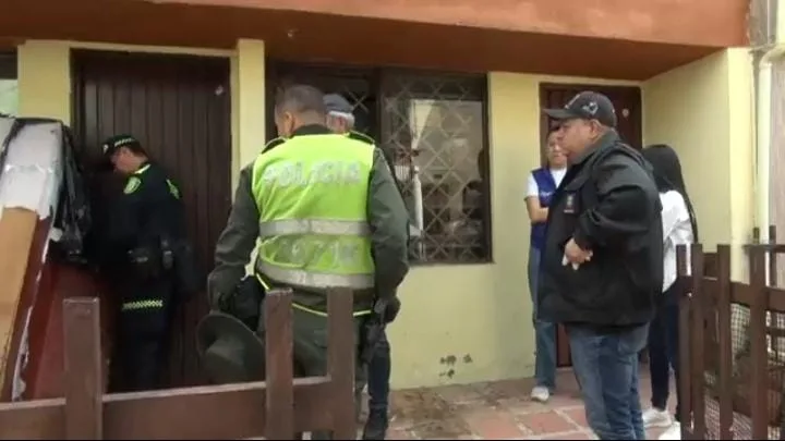 casa Cali perros Los Álamos