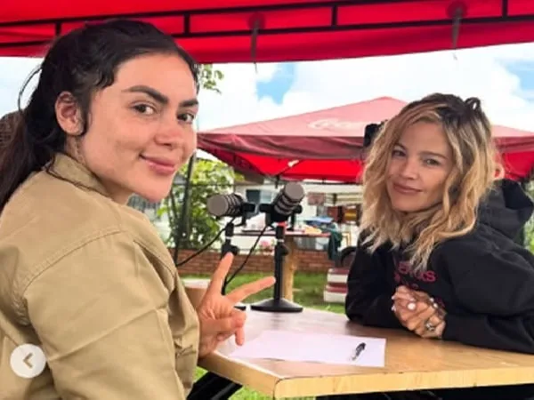 'Epa Colombia' y Johanna Bahamón.