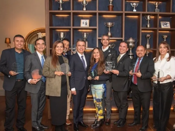 Banco W recibió reconocimiento como mejor colocador de crédito para los microempresarios en Colombia