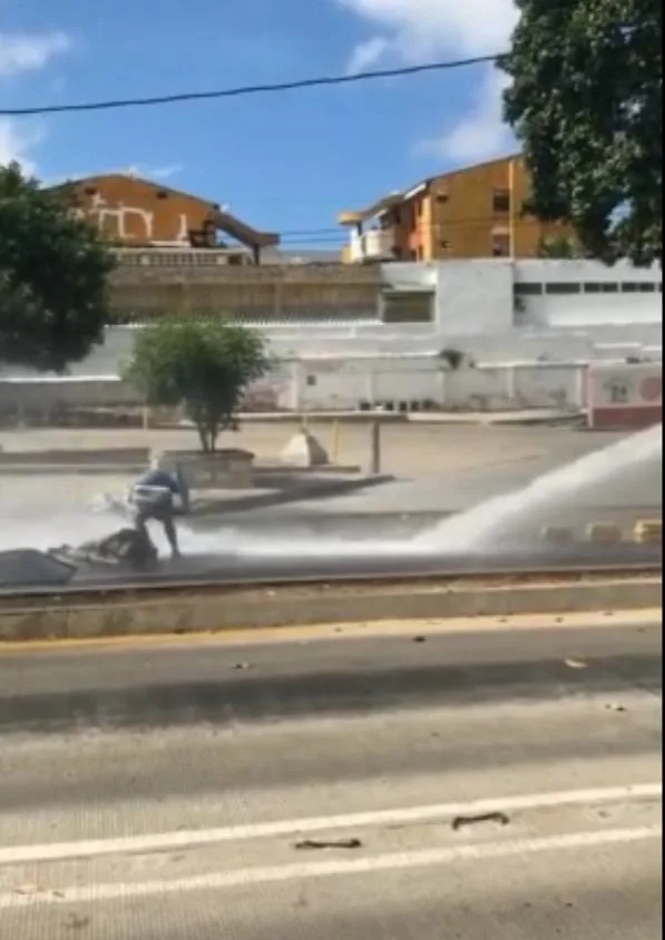 Esmad Barranquilla chorro de agua