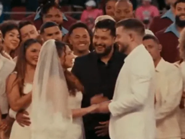 Boda en el Super Bowl.
