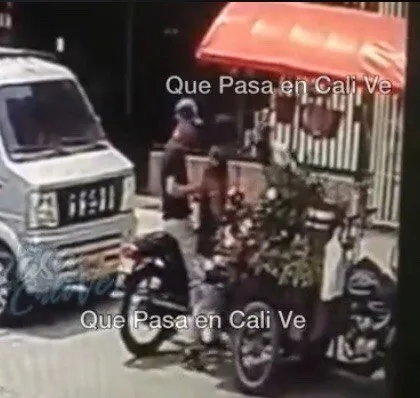 ¡Ni los vendedores informales se salvan en Cali!: atracaron al trabajador de un vivero móvil