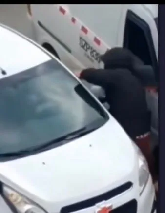 El ladrón se enojó porque le echaron el carro encima, ocurrió en Bogotá donde operan bandas