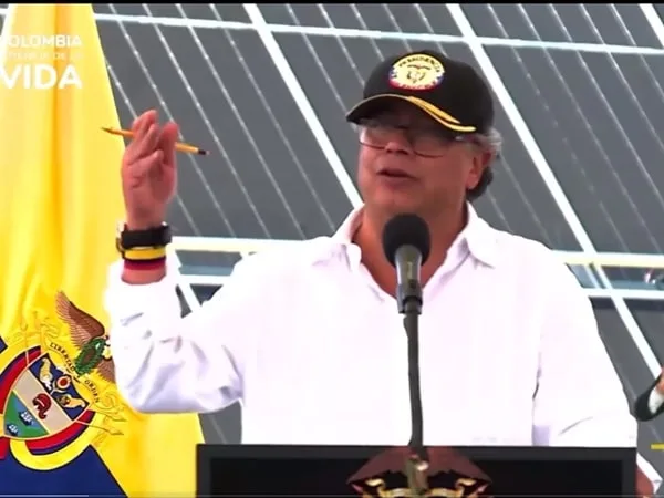En medio de un evento social, el presidente Petro habló sobre la emergencia climática que se ha presentado en varias zonas del país, relacionando también la llegada del Covid de 2020.