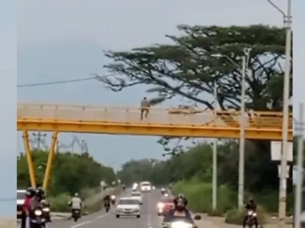 Un joven intentó lanzarse desde el puente peatonal de Poblado Campestre.