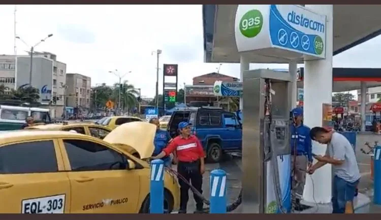 Más de 10 mil vehículos en Cali funcionan con gas, y preocupa la emergencia en Cerro Bravo - estaciones de gas en cali