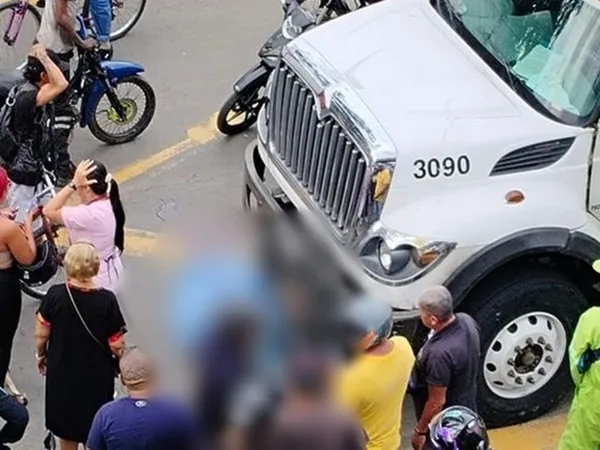 El accidente ocurrió sobre la Autopista Sur de Cali.  Investigan si habría imprudencia por parte de alguno de los conductores