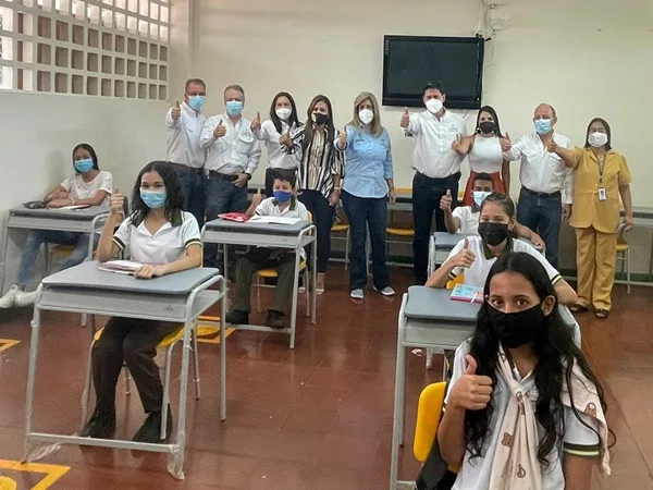Cenit entregó dotación a 67 instituciones educativas de Dagua para beneficiar a más de 3.000 niños