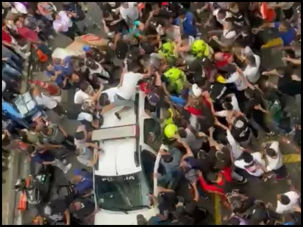 “Lo van a matar. ¡Mátenlo!”: hasta a los patrulleros les dieron golpes, centro de Cali
