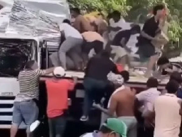 Saquean camión en Juan Arias, Bolívar.