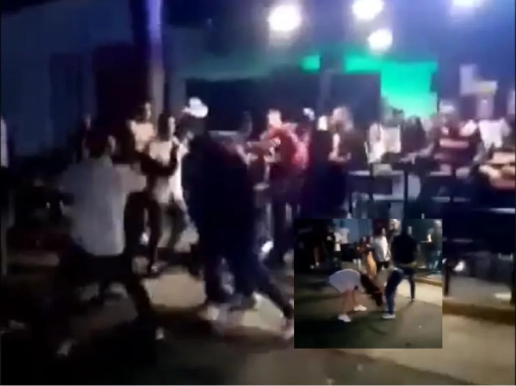 mechoneada en Lolas Club Menga