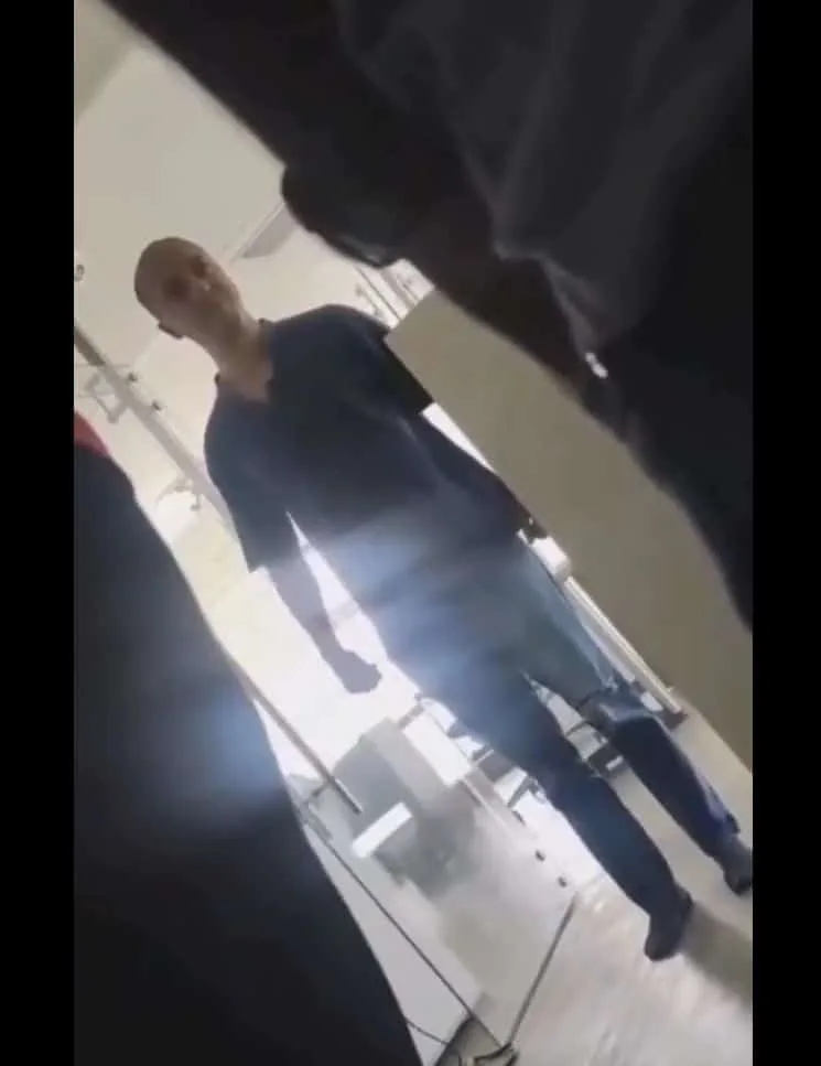 "Fórmese hijue...", denuncian "humillación" de un 'jefe' a trabajadores en Ibagué. foto: capturas vídeo testigos vía @QuePasaenColombia / @elikitty33
