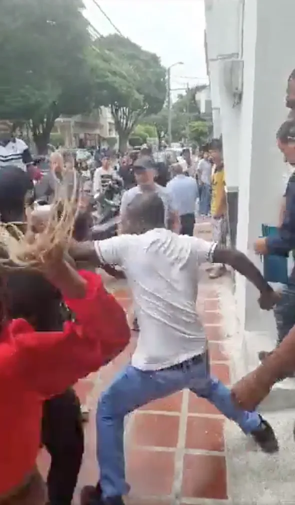 a dos presuntos ladrones