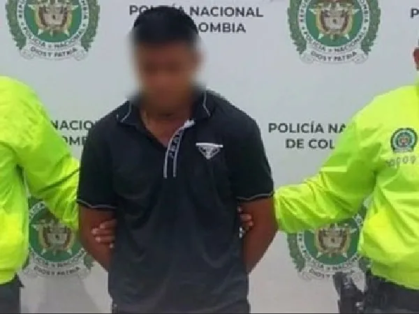 Hombre que fue capturado por las autoridades de Santa Marta.