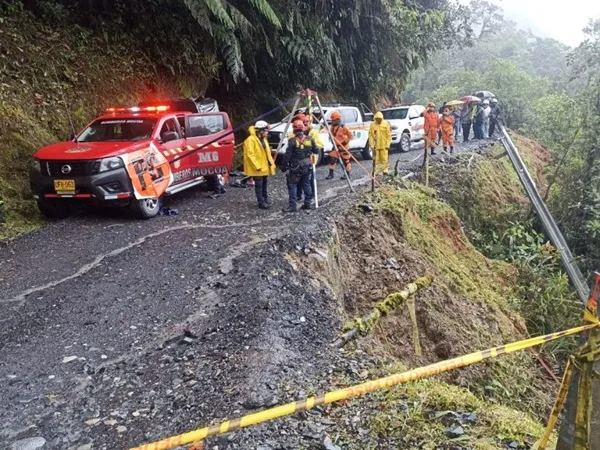 Otro vehículo que al parecer llevaba canastillas con huevo habría caído al abismo en Pasto- Mocoa