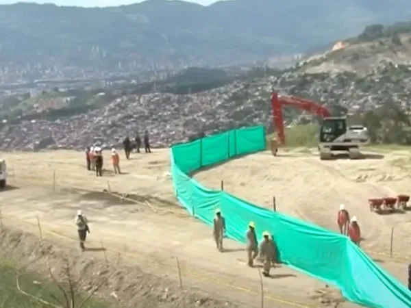La Escombrera : La fosa urbana más grande de Colombia, y con recuerdos amargos de conflicto